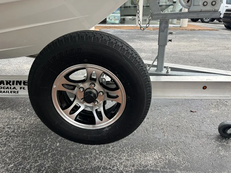 Slide: The Image of Robalo 226 Cayman 2020 - 34