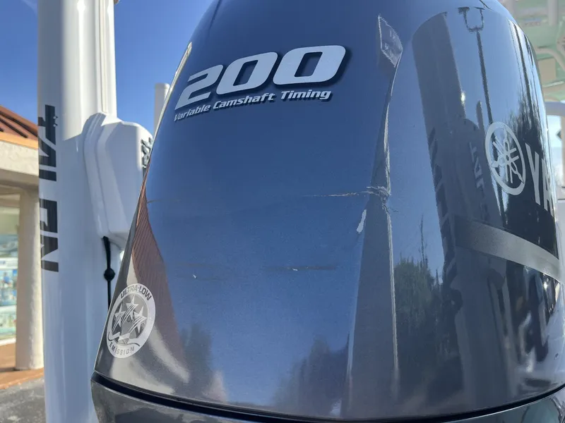 Slide: The Image of Robalo 226 Cayman 2020 - 35