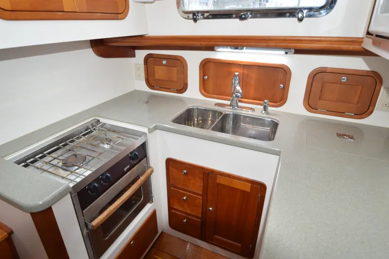 Slide: The Image of Legacy 42 Sedan 2005 - 26