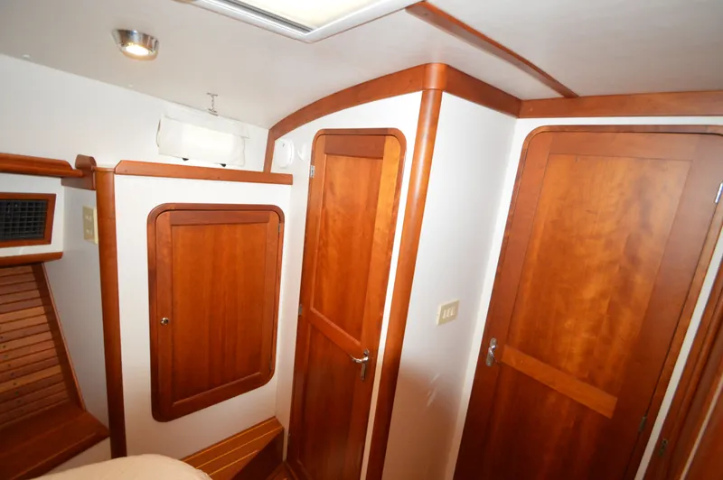 Slide: The Image of Legacy 42 Sedan 2005 - 34