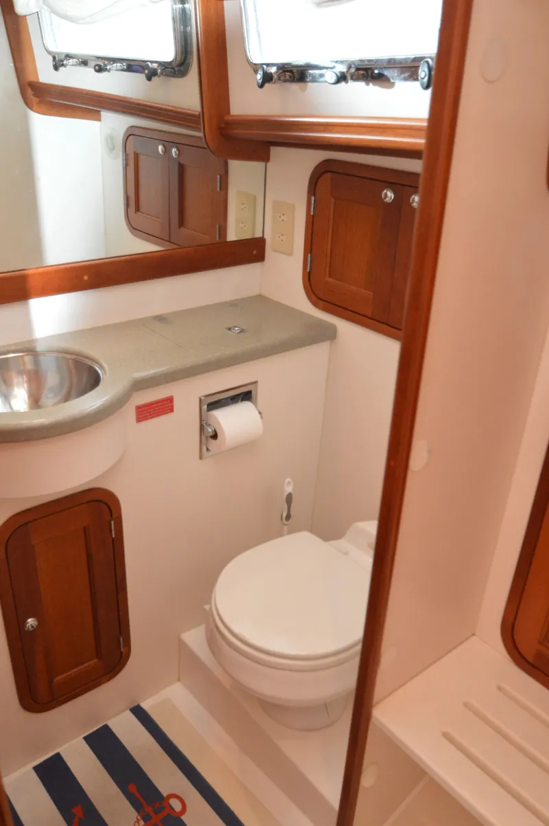 Slide: The Image of Legacy 42 Sedan 2005 - 35