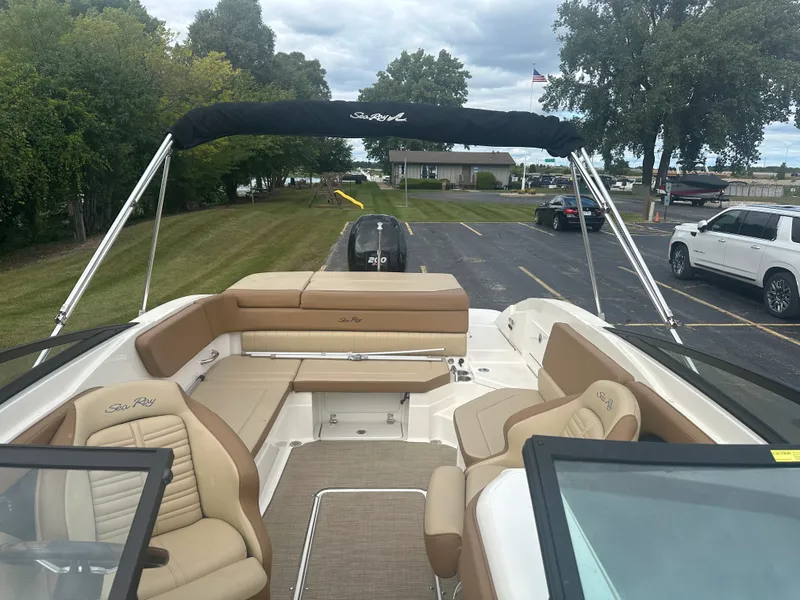 Slide: The Image of Sea Ray SPXO 230 2018 - 19