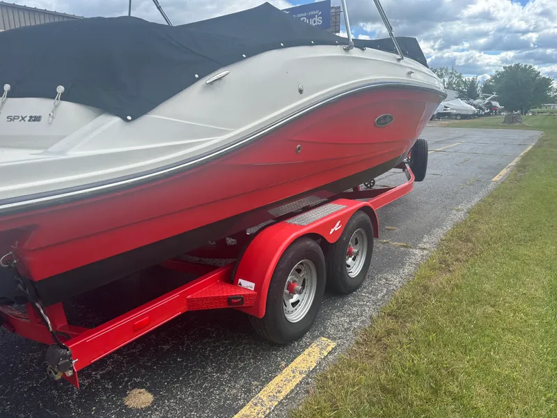 Slide: The Image of Sea Ray SPXO 230 2018 - 2