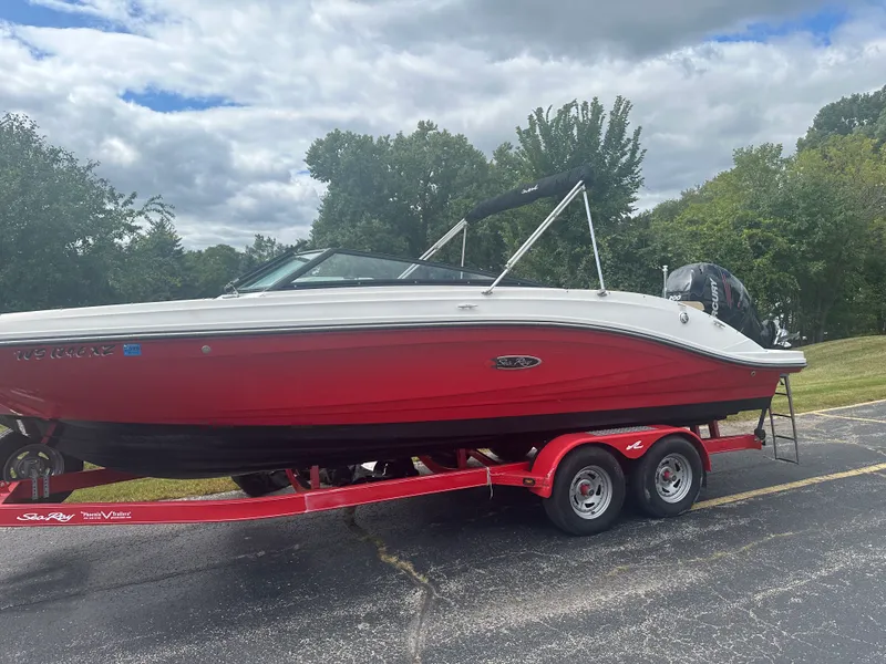 Slide: The Image of Sea Ray SPXO 230 2018 - 4