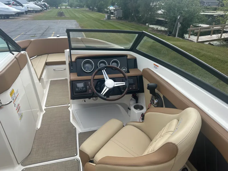 Slide: The Image of Sea Ray SPXO 230 2018 - 6