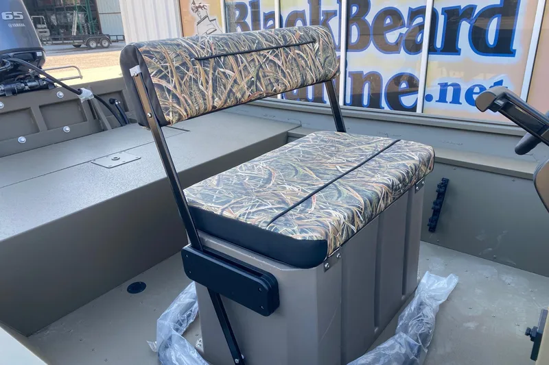 Slide: The Image of 2026 G3 Gator Tough 17 CCJ boat seat with camouflage pattern. - 6