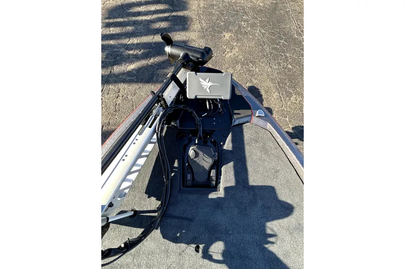 Slide: The Image of 2026 Skeeter ZXE21 boat deck with control panel and equipment. - 10