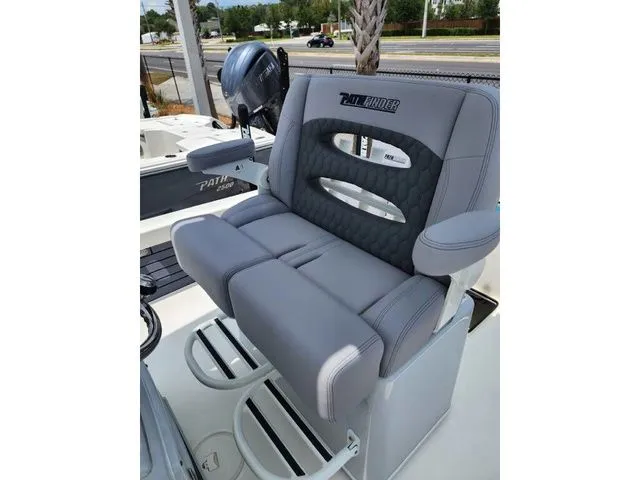 Slide: The Image of Pathfinder 2500 Hybrid 2025 - 16