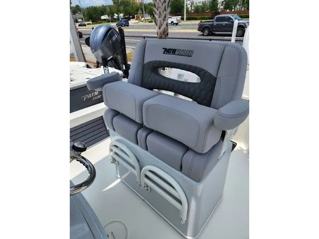 Slide: The Image of Pathfinder 2500 Hybrid 2025 - 22