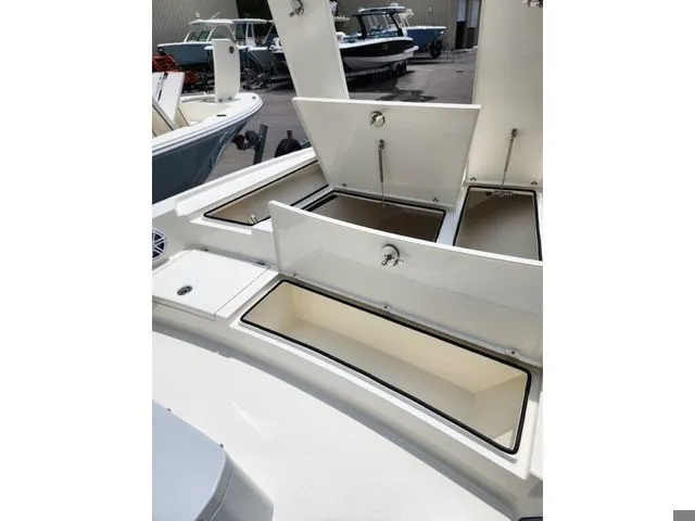 Slide: The Image of Pathfinder 2500 Hybrid 2025 - 9