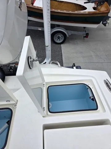 Slide: The Image of Pathfinder 2500 Hybrid 2026 - 10