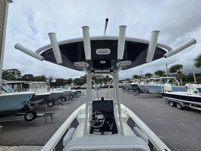 Slide: The Image of Pathfinder 2500 Hybrid 2026 - 19