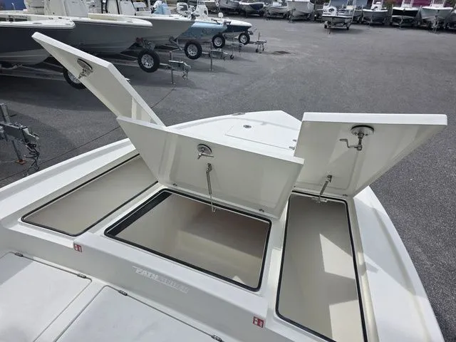 Slide: The Image of Pathfinder 2500 Hybrid 2026 - 24