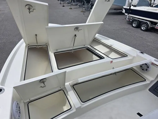 Slide: The Image of Pathfinder 2500 Hybrid 2026 - 26