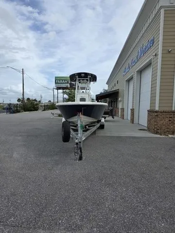 Slide: The Image of Pathfinder 2500 Hybrid 2026 - 6