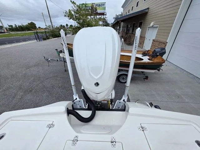 Slide: The Image of Pathfinder 2500 Hybrid 2026 - 8