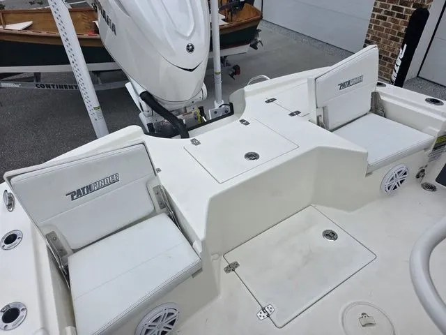 Slide: The Image of Pathfinder 2500 Hybrid 2026 - 9