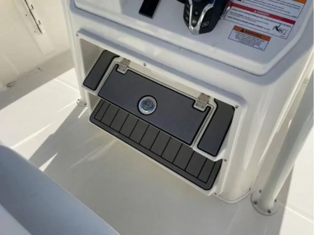 Slide: The Image of Pathfinder 2400 Open 2025 - 8