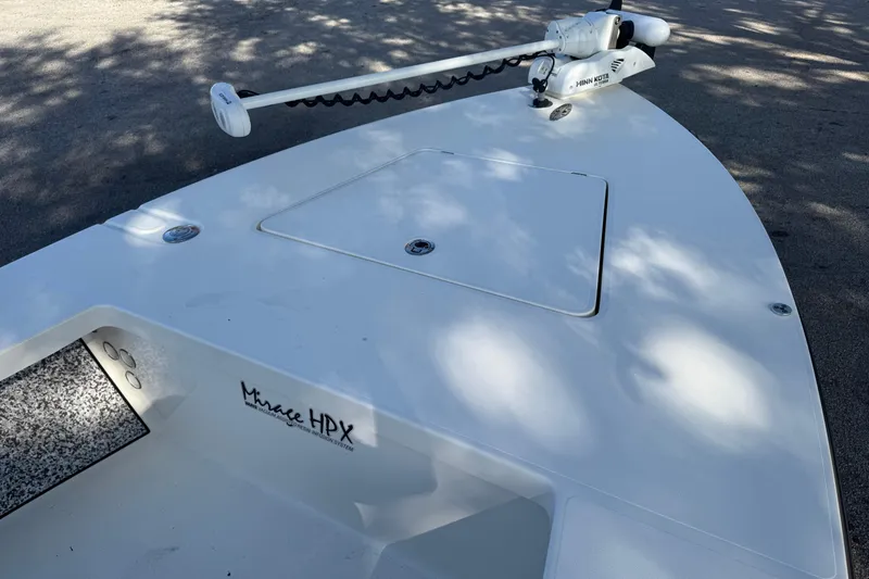 Slide: The Image of 2019 Maverick 18 HPX-V boat deck with Minn Kota trolling motor. - 56