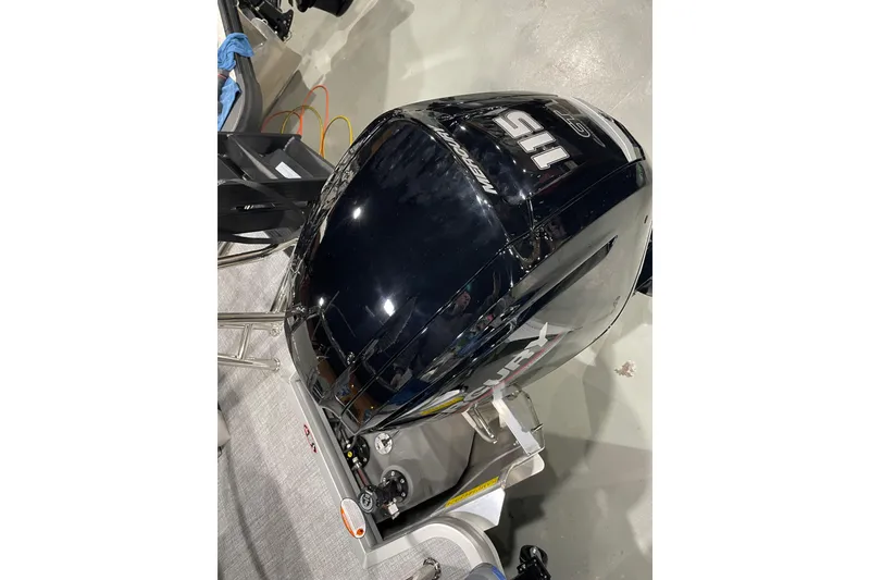 Slide: The Image of Mercury 115 outboard motor on 2026 Harris Cruiser 230 CW boat. - 13
