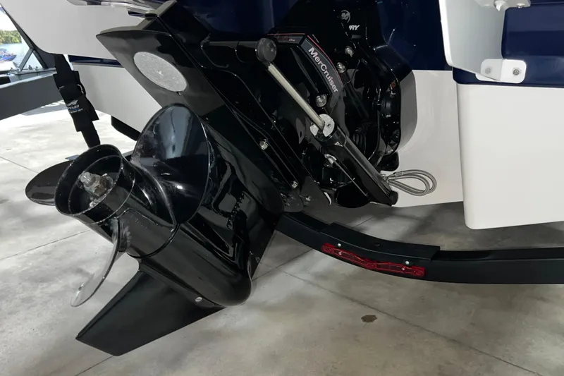 Slide: The Image of 2021 Chaparral 21 SSi boat with MerCruiser outdrive, detailed view. - 24
