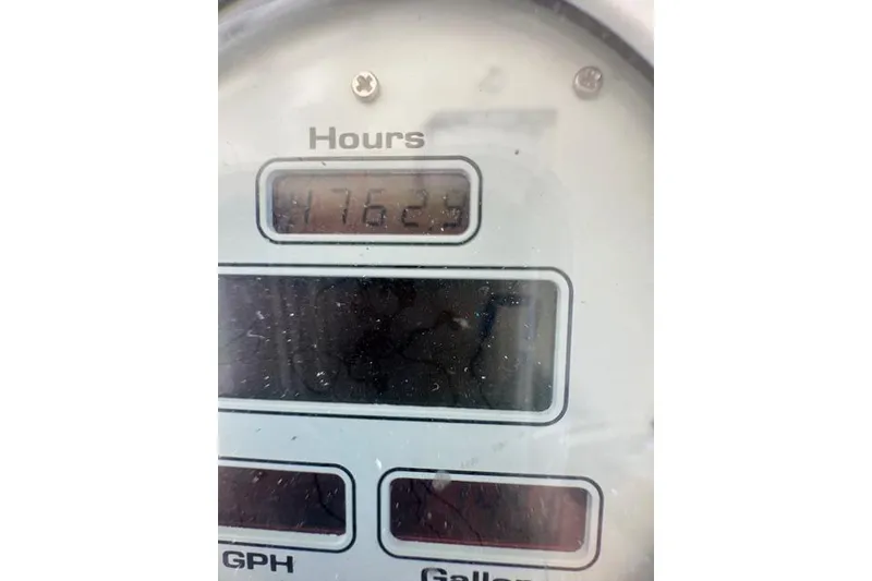 Slide: The Image of Hour meter showing 4762.3 hours on 2000 Cabo 45 Express boat. - 70