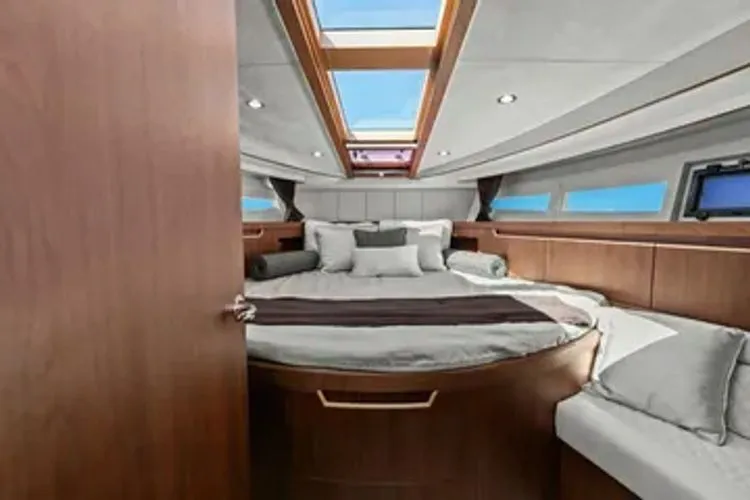 Slide: The Image of 2017 Galeon 385 Hts - Image 37 - 37