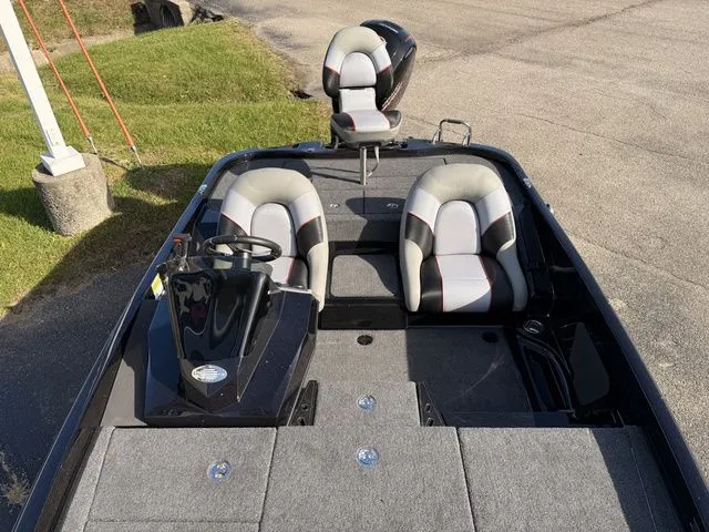 Slide: The Image of Ranger Z185 2026 - 6