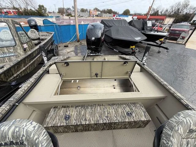 Slide: The Image of SeaArk 2072 MVJT Flatcat Jet 2026 - 5