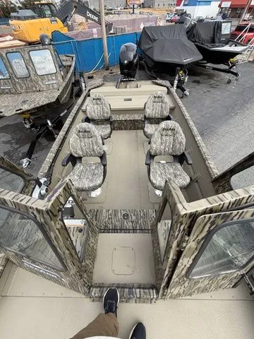 Slide: The Image of SeaArk 2072 MVJT Flatcat Jet 2026 - 7