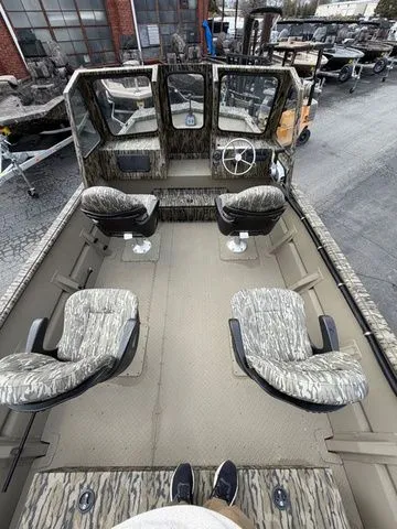 Slide: The Image of SeaArk 2072 MVJT Flatcat Jet 2026 - 8