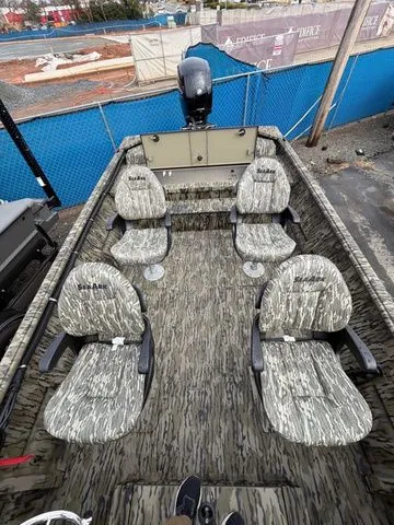 Slide: The Image of SeaArk 2072 MVJT Flatcat Jet 2026 - 9