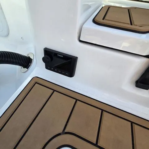 Slide: The Image of Sea Fox 248 Commander 2026 - 26