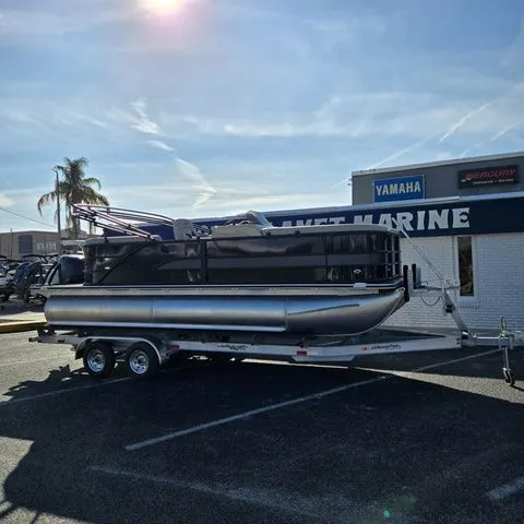 The Image of Bentley Pontoons Legacy Navigator 203 2026 - 1