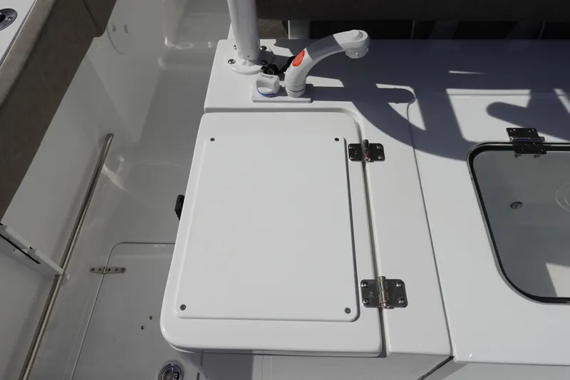 Slide: The Image of 2026 Sea Hunt Gamefish 30 Coffin Box, featuring a sleek white deck design. - 16