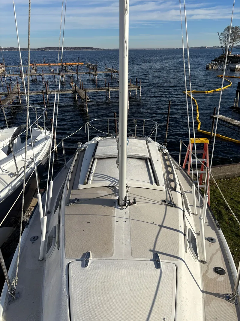 Slide: The Image of Catalina 25 1986 - 13