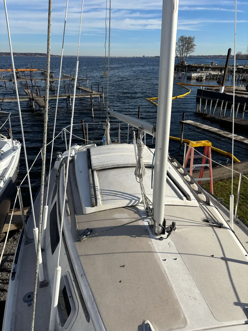 Slide: The Image of Catalina 25 1986 - 14