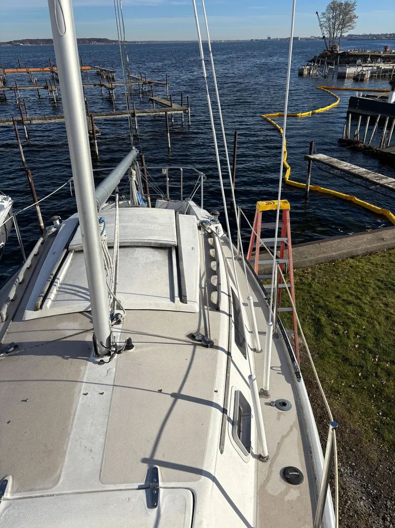 Slide: The Image of Catalina 25 1986 - 17