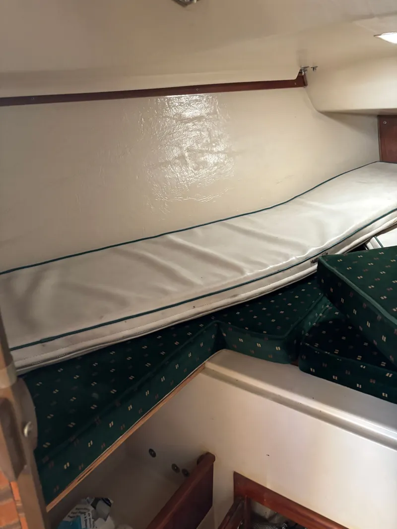 Slide: The Image of Catalina 25 1986 - 51