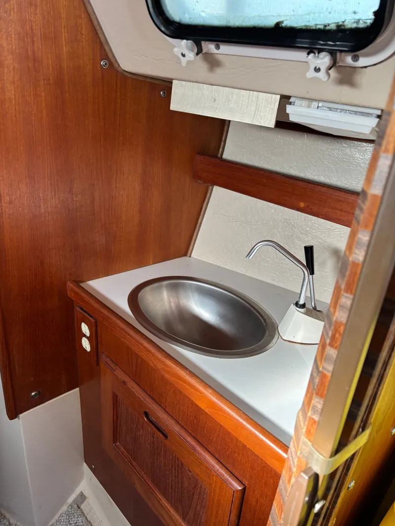 Slide: The Image of Catalina 25 1986 - 53