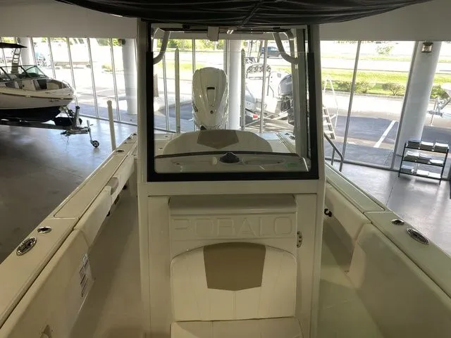 Slide: The Image of Robalo 266 Cayman 2026 - 16