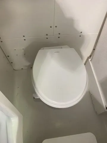 Slide: The Image of Robalo 266 Cayman 2026 - 18