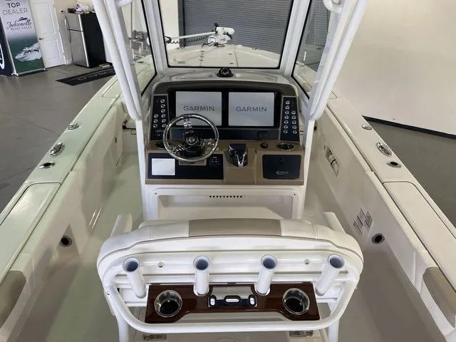 Slide: The Image of Robalo 266 Cayman 2026 - 34