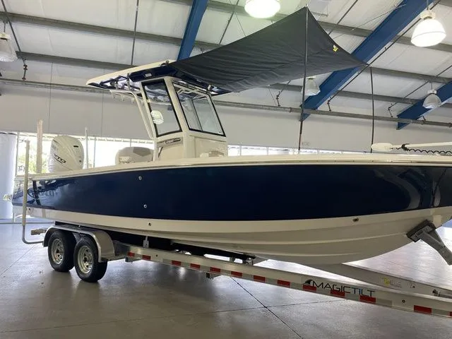 Slide: The Image of Robalo 266 Cayman 2026 - 5