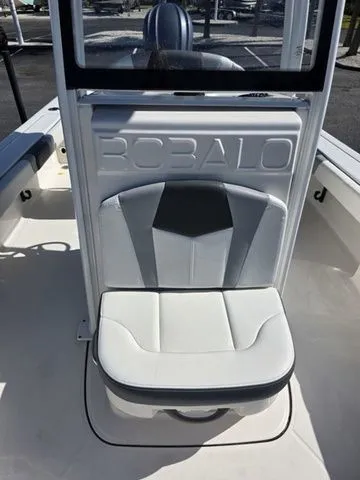 Slide: The Image of Robalo 246 Cayman 2023 - 20