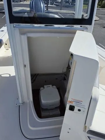 Slide: The Image of Robalo 246 Cayman 2023 - 24