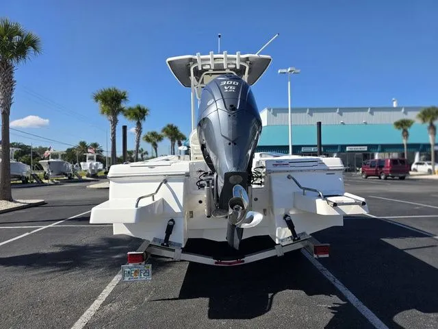 Slide: The Image of Robalo 246 Cayman 2023 - 7