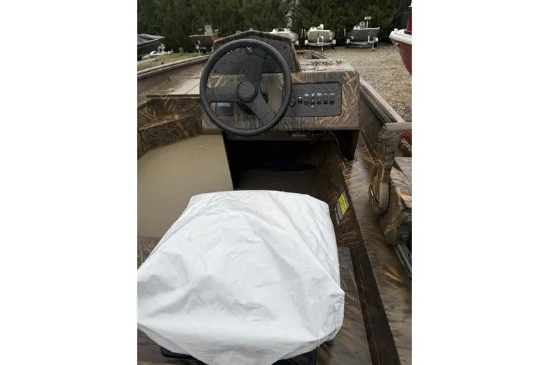 Slide: The Image of Interior view of 2026 G3 Gator Tough 17 SC boat. - 5