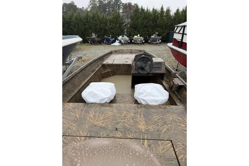 Slide: The Image of Interior view of 2026 G3 Gator Tough 17 SC boat. - 4