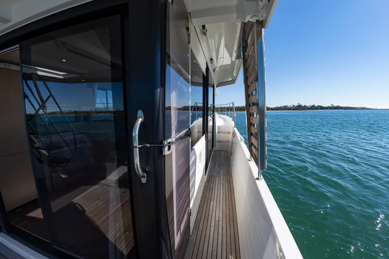 Slide: The Image of Beneteau Swift Trawler 48 2022 - 19